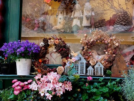 seasonal home decorating