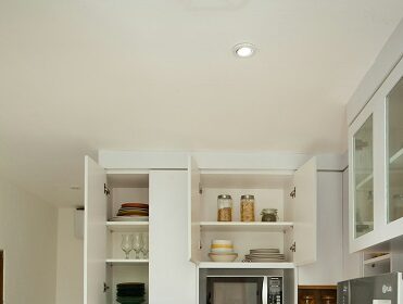 small kitchen organization
