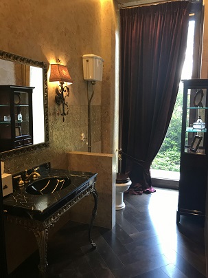 luxury bathroom